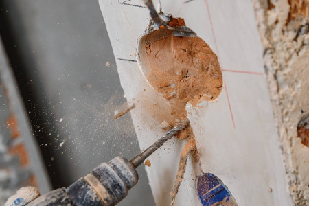 墙砖上打的孔怎么办呢(墙砖上打的孔怎么办呢视频) 墙砖上打的孔怎么办呢(墙砖上打的孔怎么办呢视频)