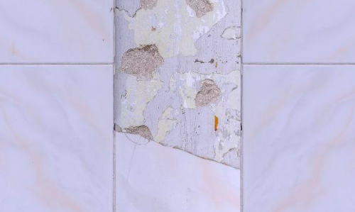 瓷砖胶空鼓过后怎么处理?(瓷砖胶空鼓过后怎么处理干净)